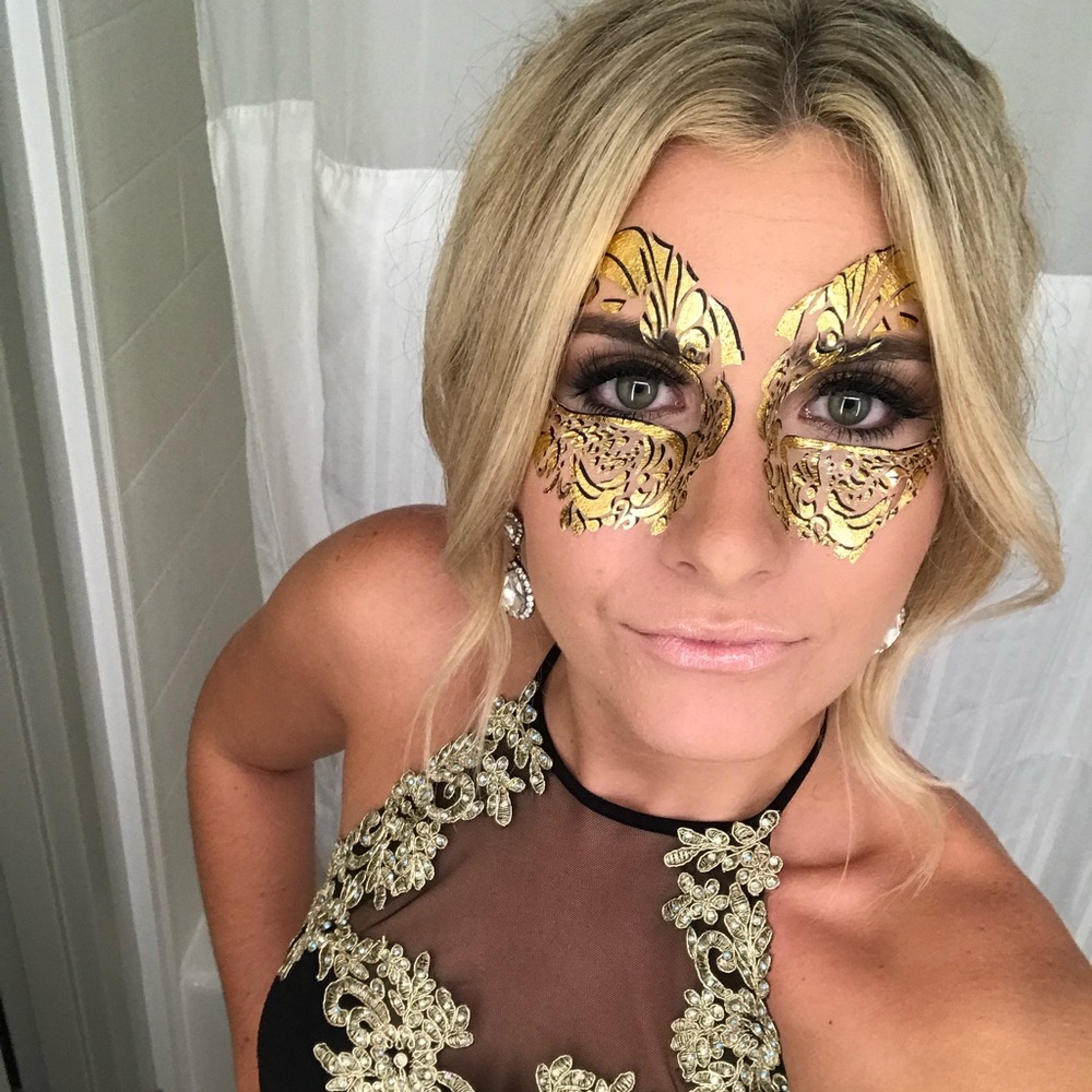 Meet your Posher, Alyssa